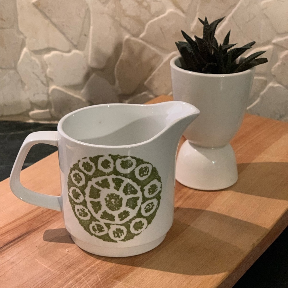 J & G MEAKIN | Studio Creamer | Green & White